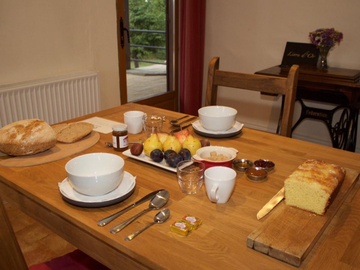 Bed and Breakfast Ancienne Ecole Cazaux-Villecomtal Esterno foto