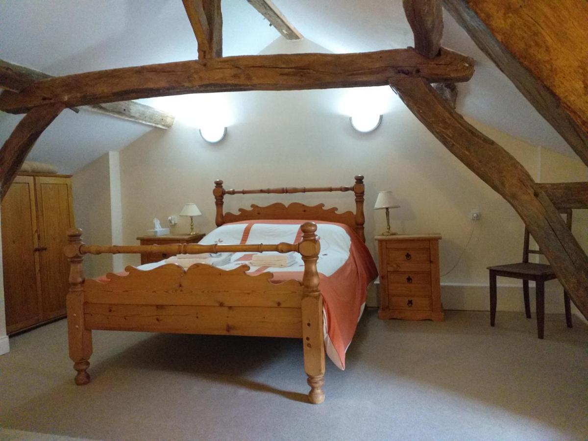 Bed and Breakfast Ancienne Ecole Cazaux-Villecomtal Esterno foto