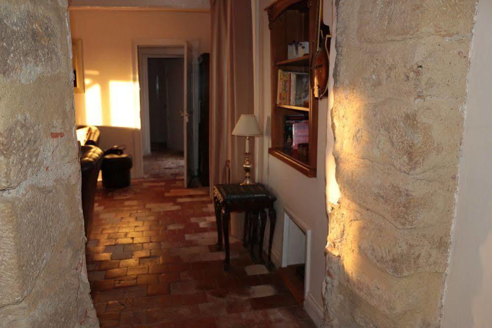 Bed and Breakfast Ancienne Ecole Cazaux-Villecomtal Esterno foto