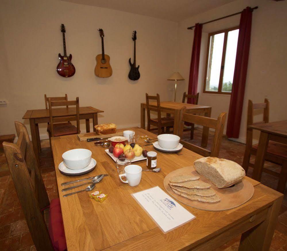 Bed and Breakfast Ancienne Ecole Cazaux-Villecomtal Esterno foto